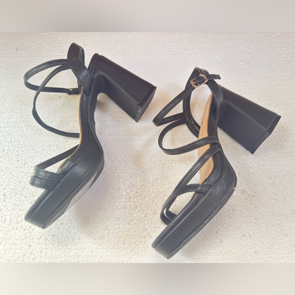 TOP Moda Black Strappy Block Heel Sandals with Ankle Buckle